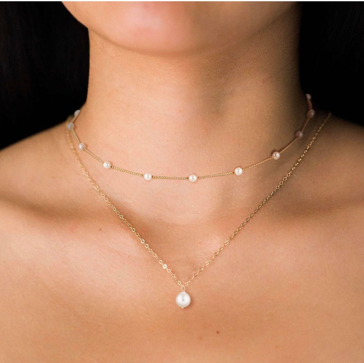Minimalist gold necklace