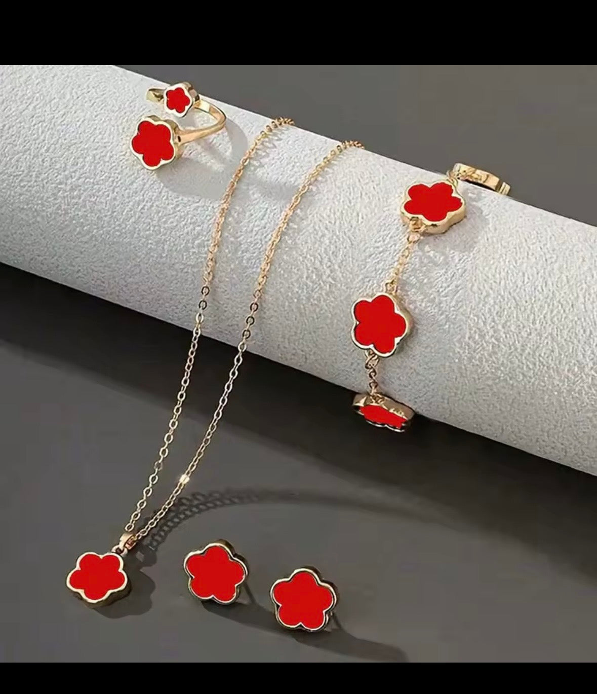 Blomster smykkesett med kjede, armband og øyredobbar✨